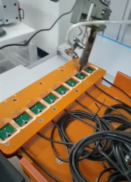 菱途科技 自動焊錫機如何革新現代生產制造